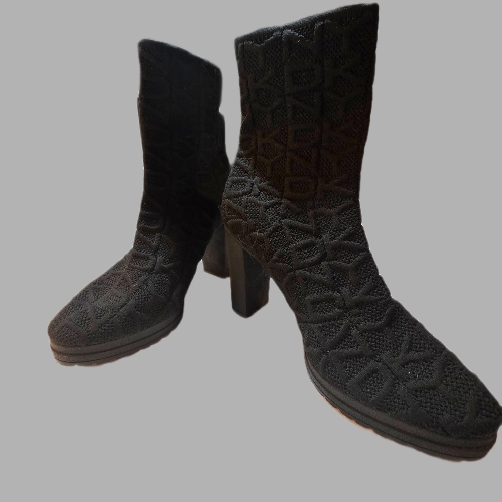 DKNYC Black Textured Heeled Boots